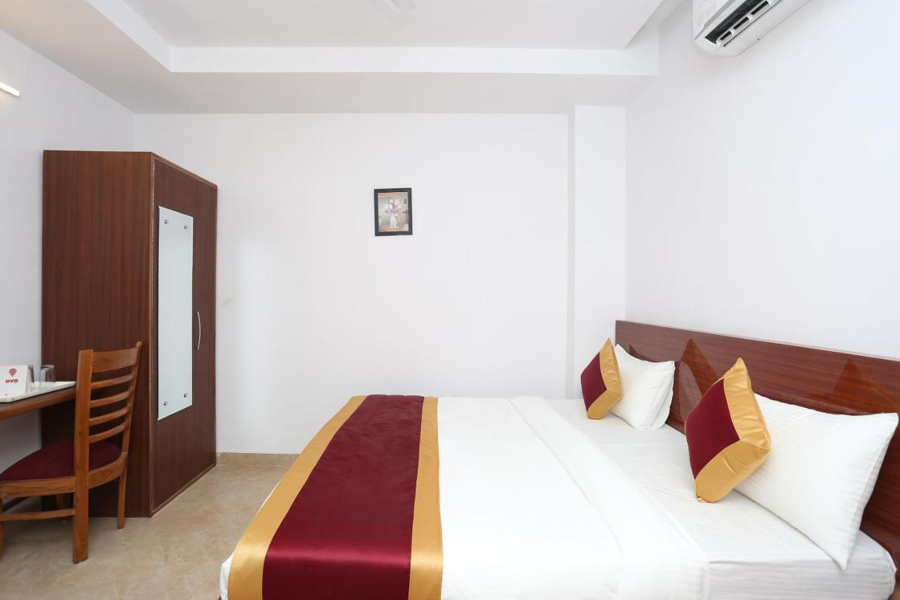 Capital O 12807 Amaira Hotel And Banquets 诺伊达 外观 照片
